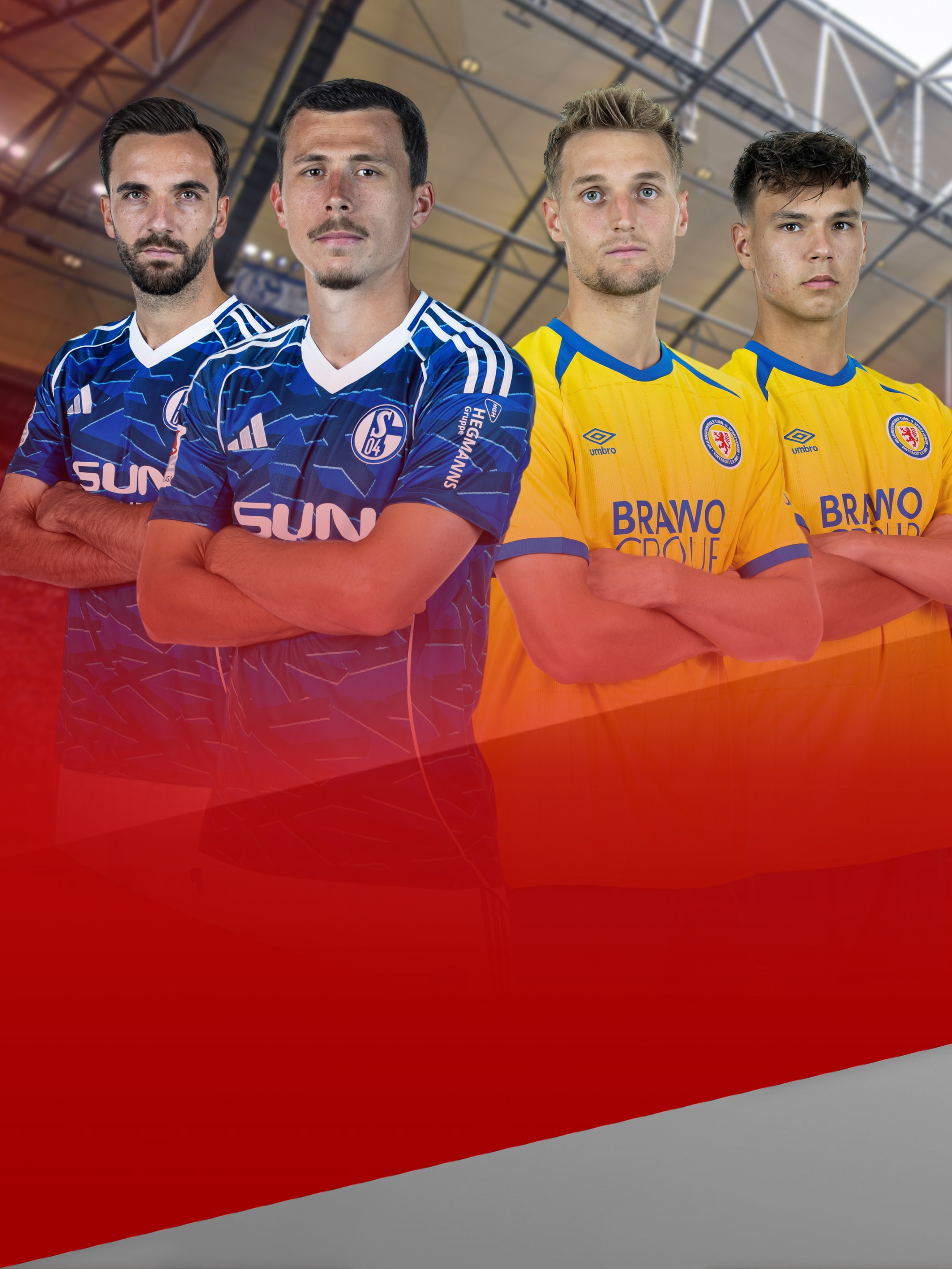 Jeweils zwei Spieler vom FC Schalke 04 und Eintracht Braunschweig